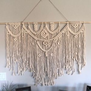 HOLD Macrame Wall Hanging